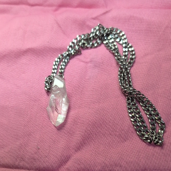 Silver and White Crystal Necklace with Textured Chain - Picture 5 of 6